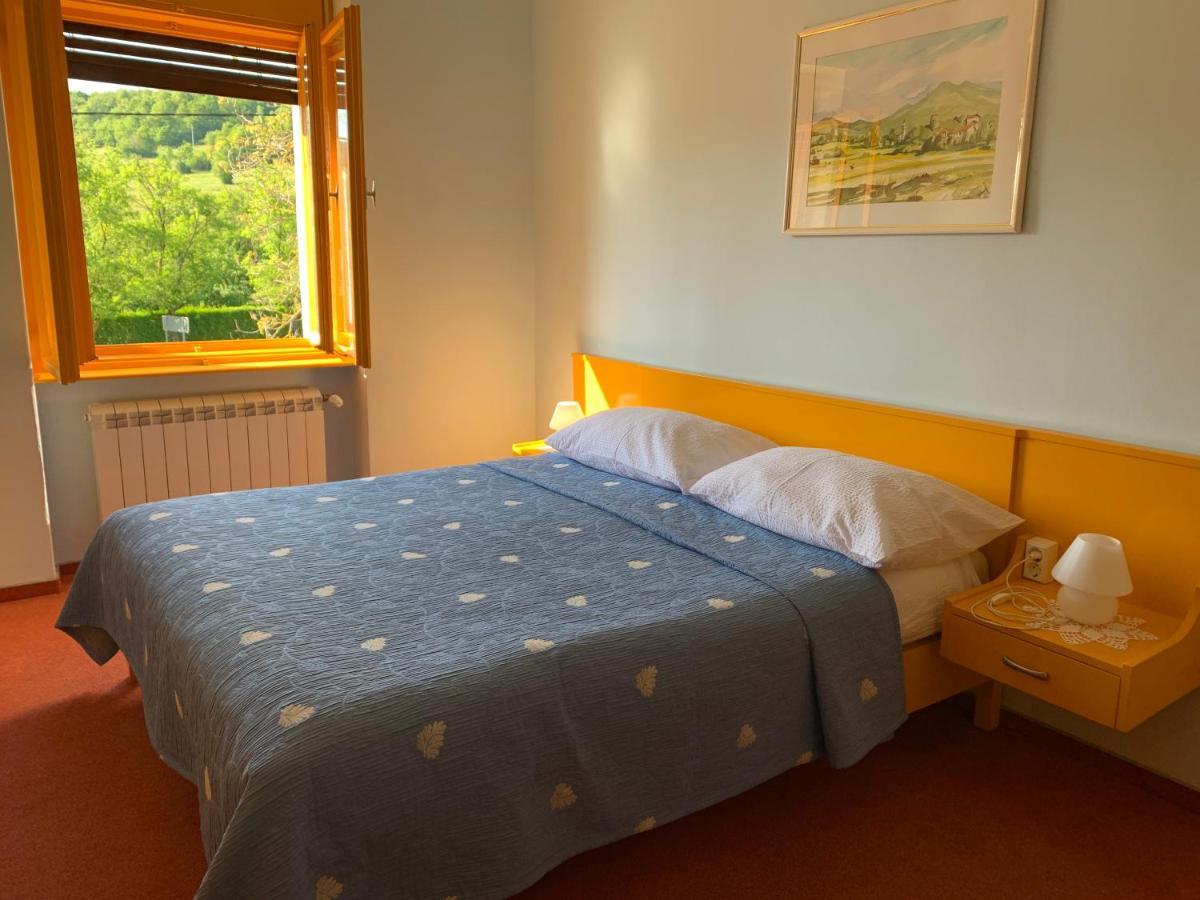 Hotel Gostisce Stari Grad Senozece Esterno foto